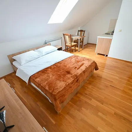 Sljivno Apart-hotel *