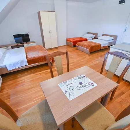 Aparthotel Sljivno *