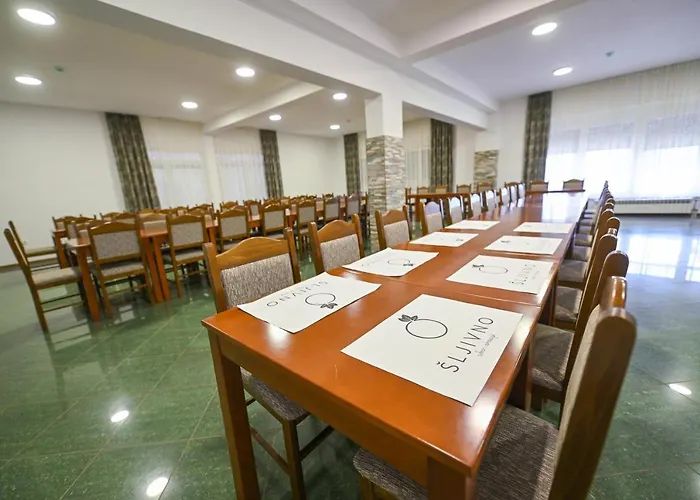 Sljivno Aparthotel *