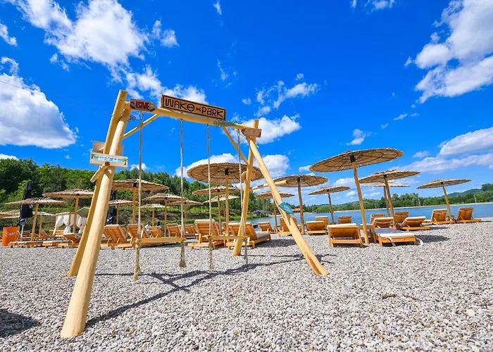 Sljivno Aparthotel *