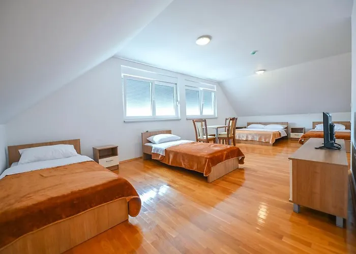 Aparthotel Sljivno *